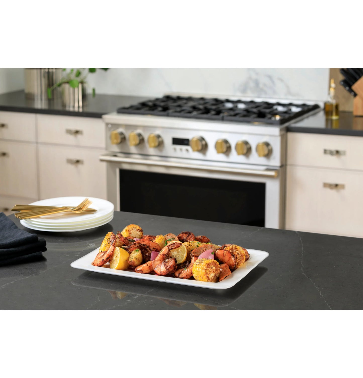 Monogram ZGP364NDTSS 36" All Gas Professional Range with 4 Burners and Griddle Stainless Steel - ZGP364NDTSS