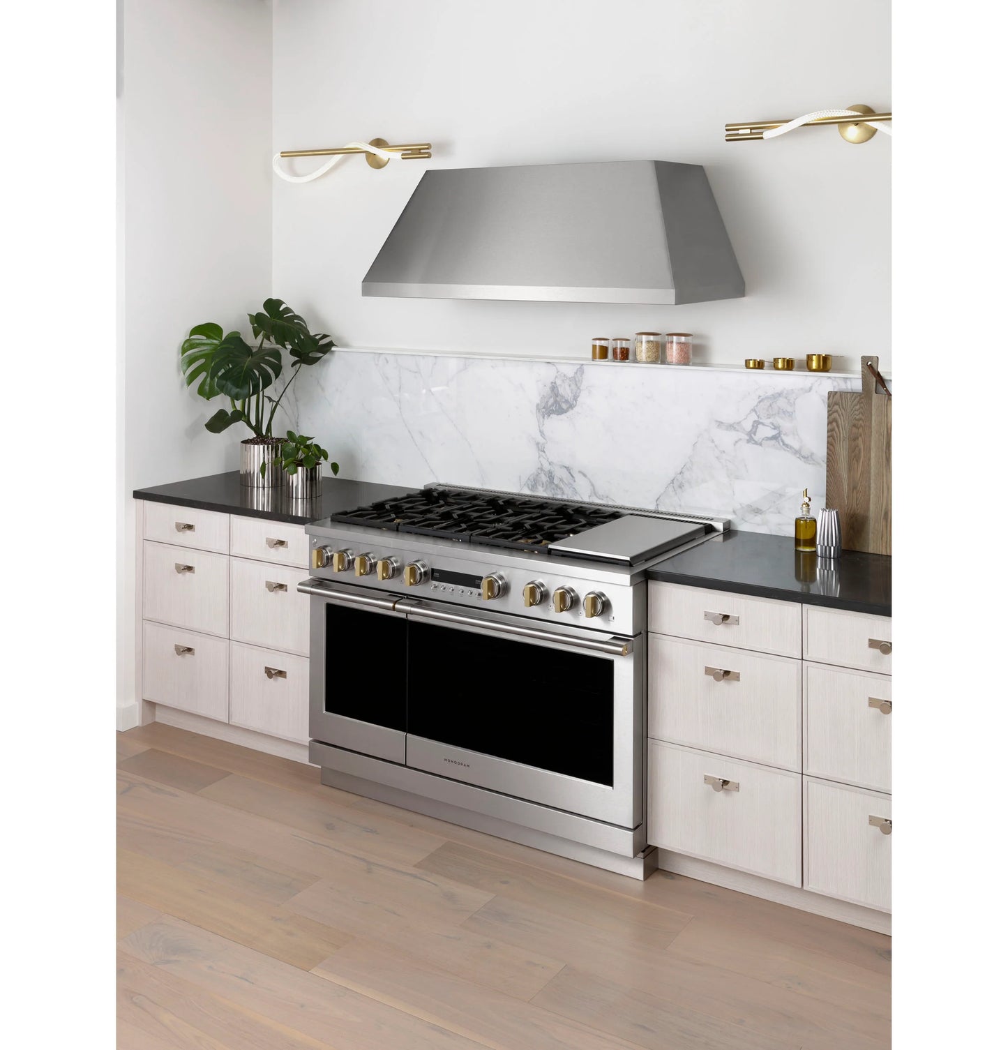 Monogram ZGP486NDTSS 48" All Gas Professional Range with 6 Burners and Griddle Stainless Steel - ZGP486NDTSS