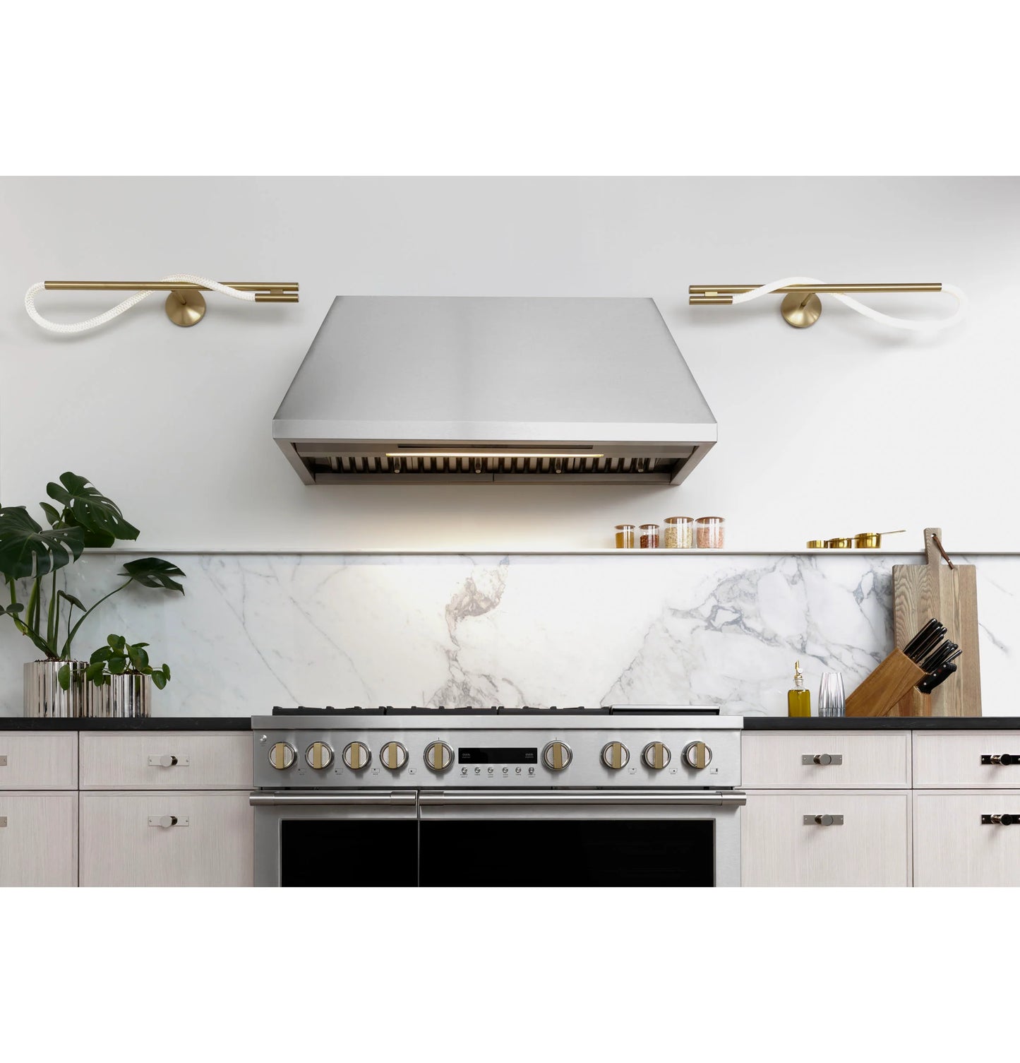 Monogram ZGP486NDTSS 48" All Gas Professional Range with 6 Burners and Griddle Stainless Steel - ZGP486NDTSS