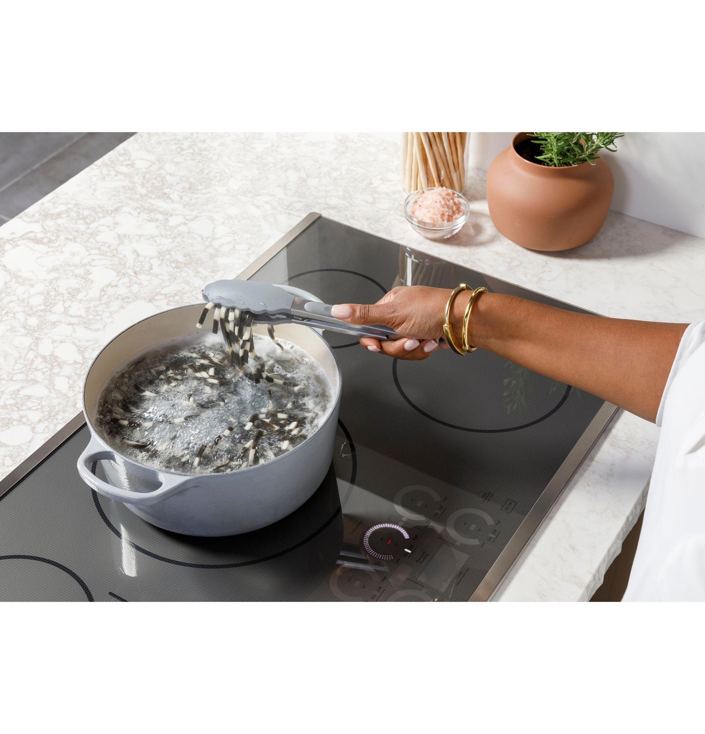 CAFE  Series ENERGY STAR 36" Built-In Touch Control Induction Cooktop Black - CHP90361TBB